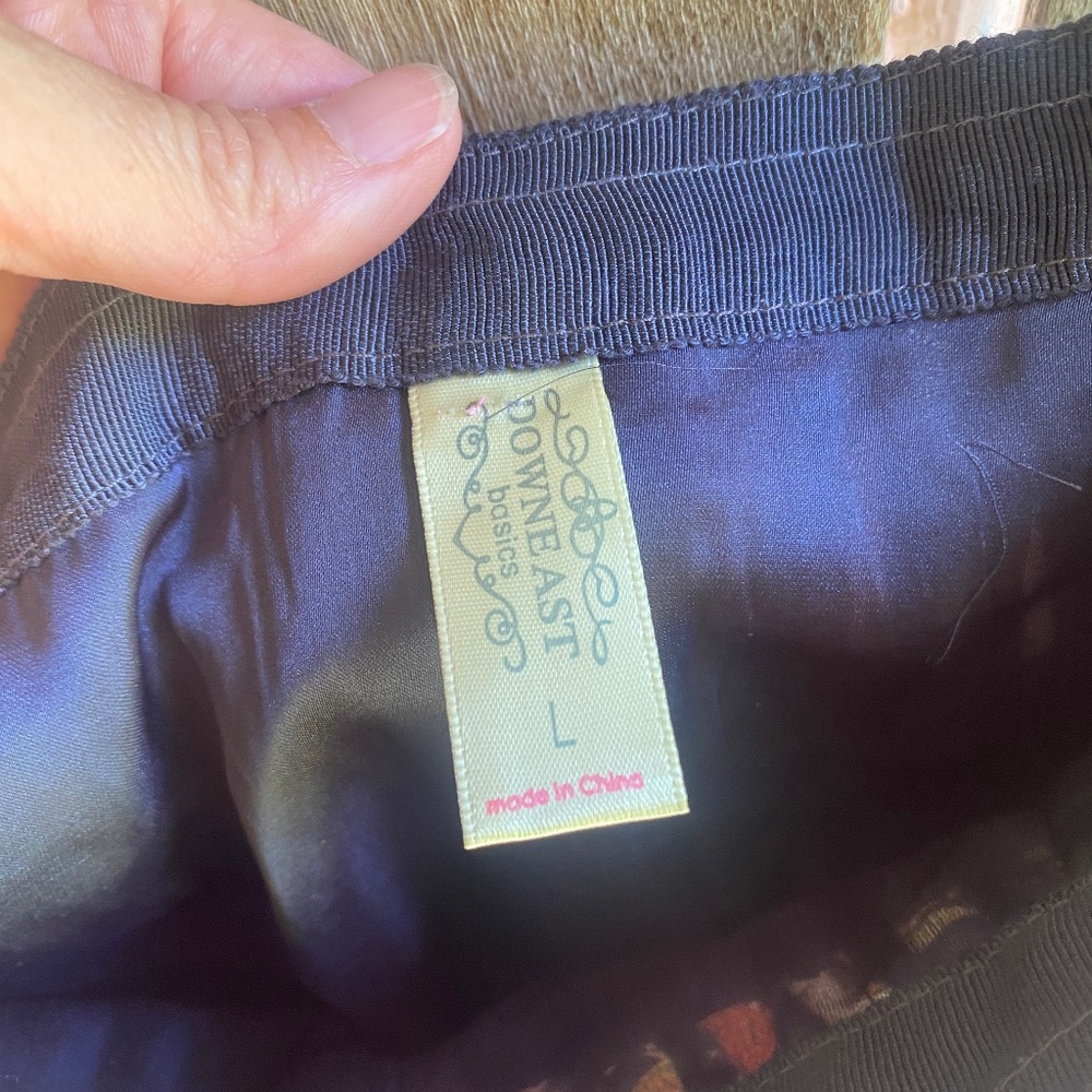 Midlength patterned skirt